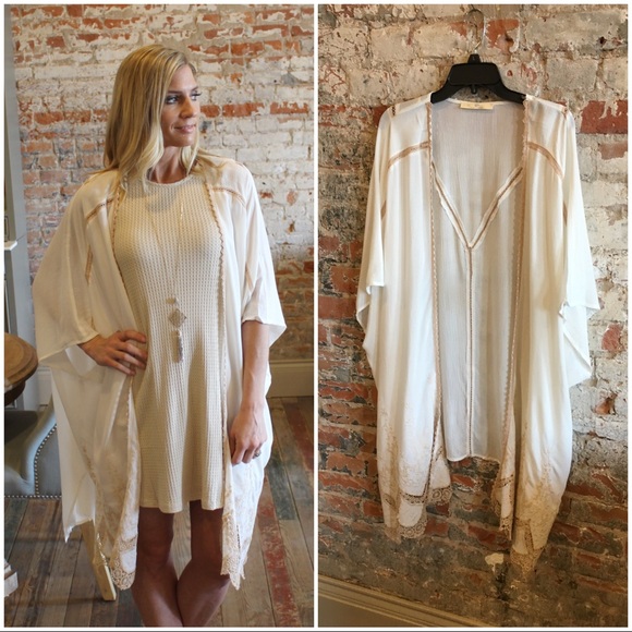 ✨LAST✨Ivory lace detail kimono - Picture 2 of 6